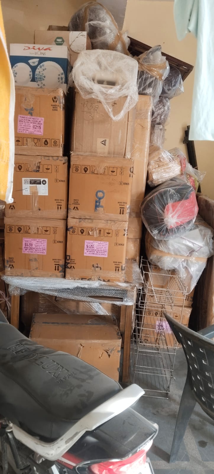 DTC International Packers Tall carton packing